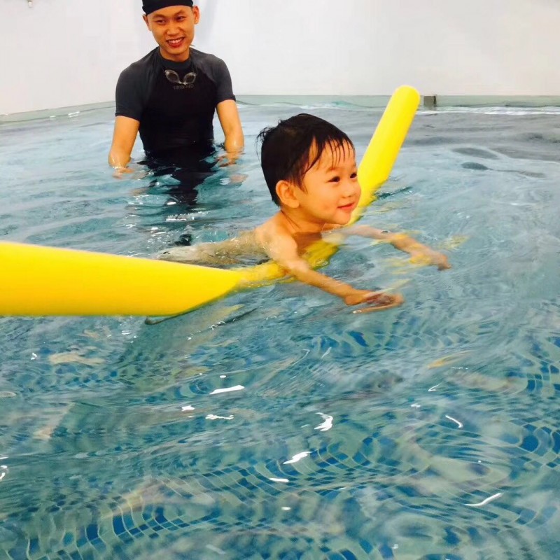 伊贝莎婴泳设备 婴儿游泳池价格 婴儿游泳池设备