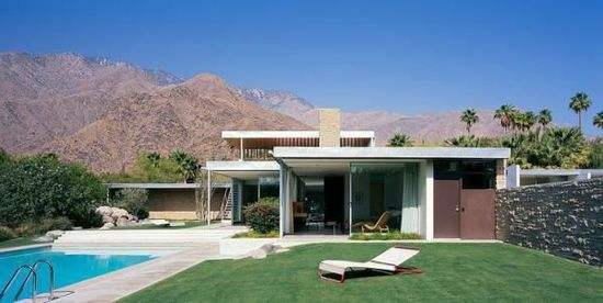 请建筑大师理查德·诺伊特拉设计了著名的考夫曼沙漠别墅