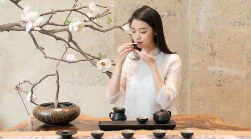 茶艺概念    通俗的说,茶艺是指泡茶与饮茶的技艺.