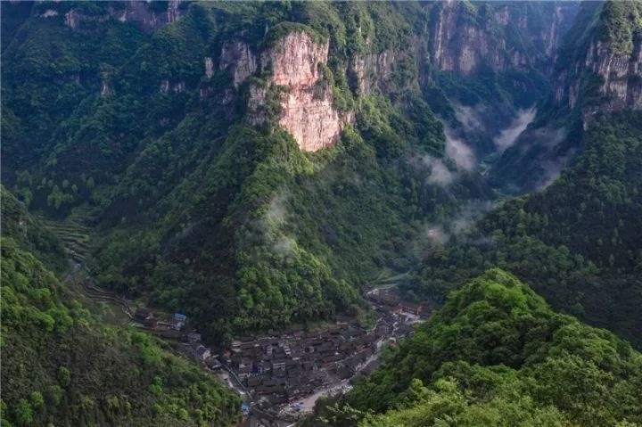 德夯大峡谷俯视图