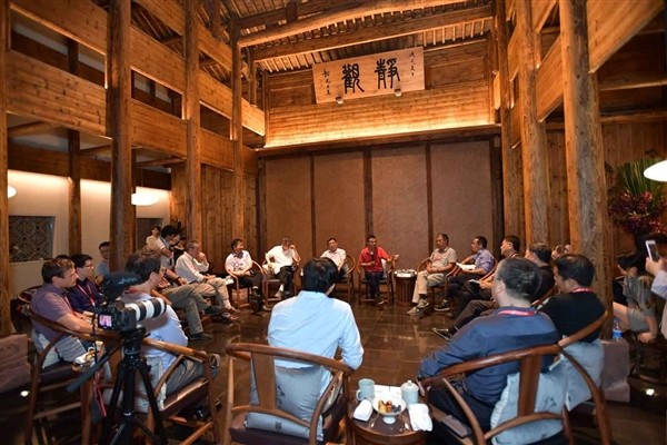 马云回归教育先当学生：11位顶级大师上了最好的数学课