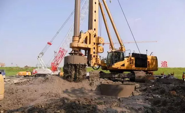 徐州出租360旋挖钻机(3000小时) 如何预防软泥地层吸钻等问题