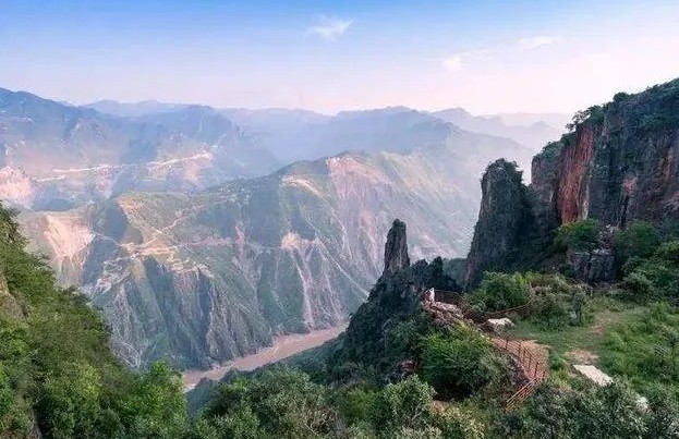 凉山州会东县老君峰旅游景区.jpg