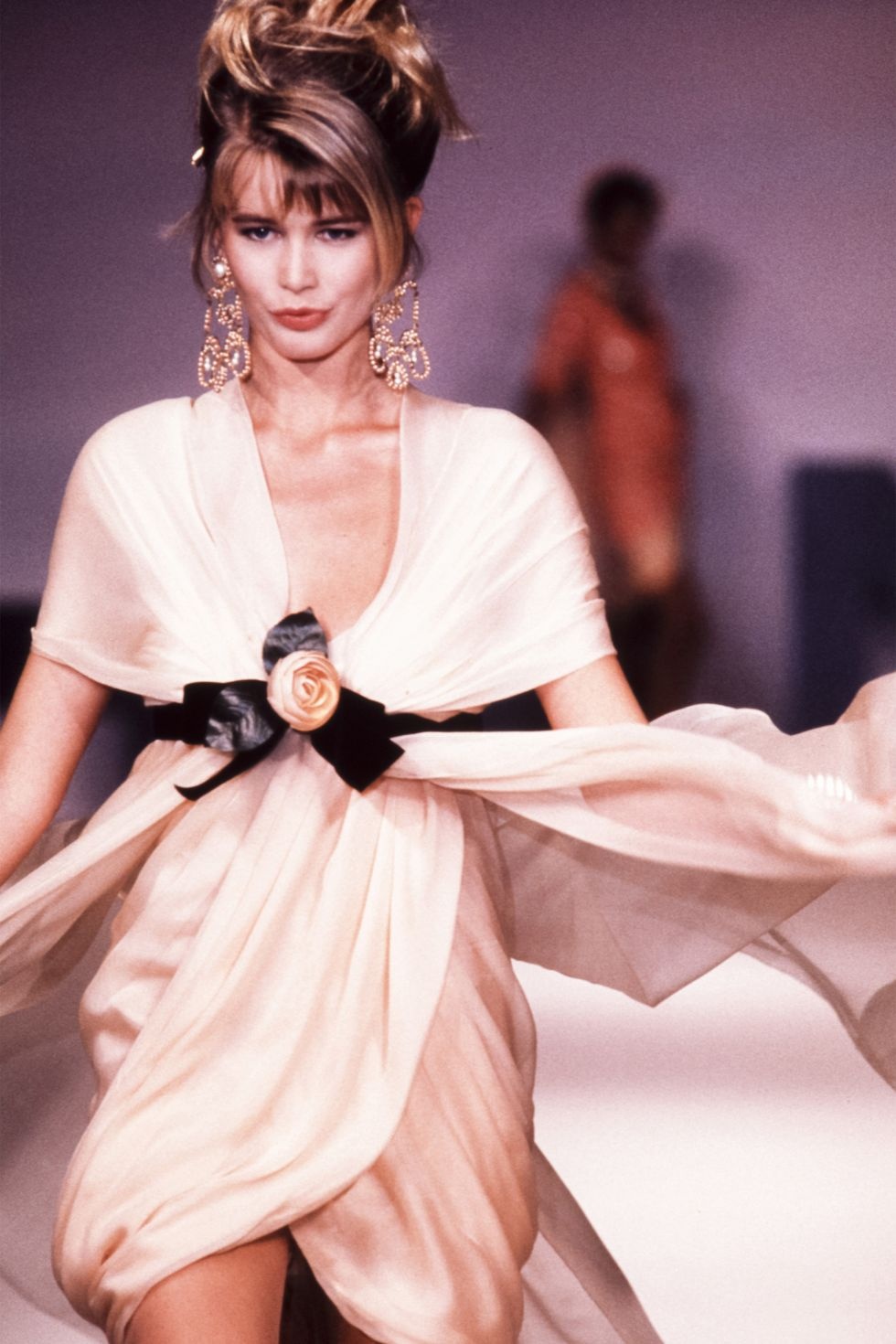 hbz-chanel-best-moments-1989-gettyimages-519514730-1550586671.jpg