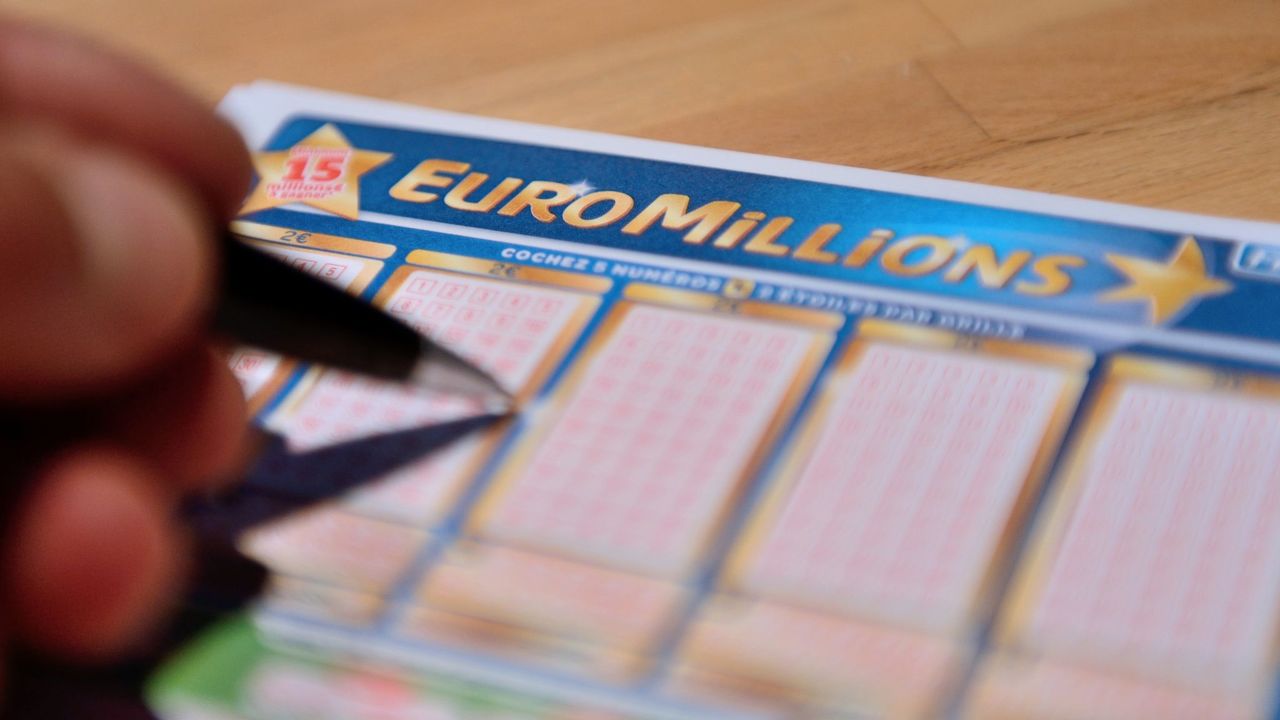 skynews-euromillions-the-natinaly-lottery_4697061.jpg