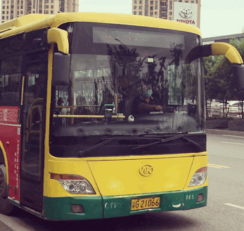 公交车.GIF