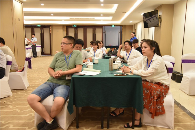 学员听讲1.jpg