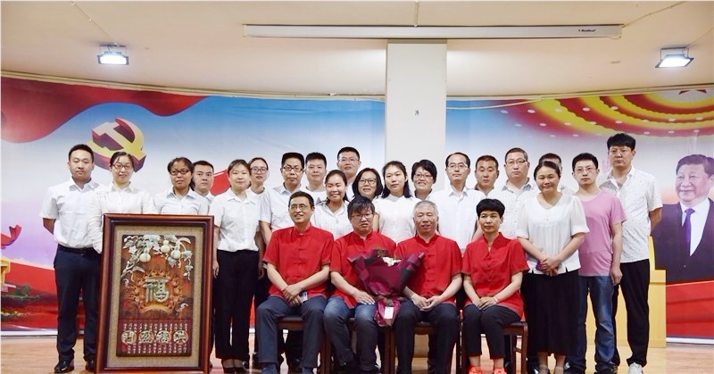 拜师合影2.JPG